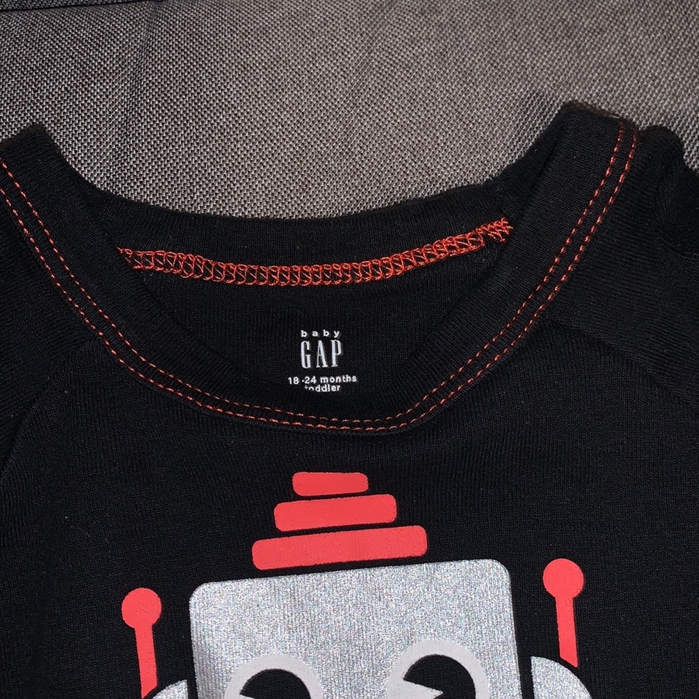 Gap robot pajamas - Picture 4 of 5